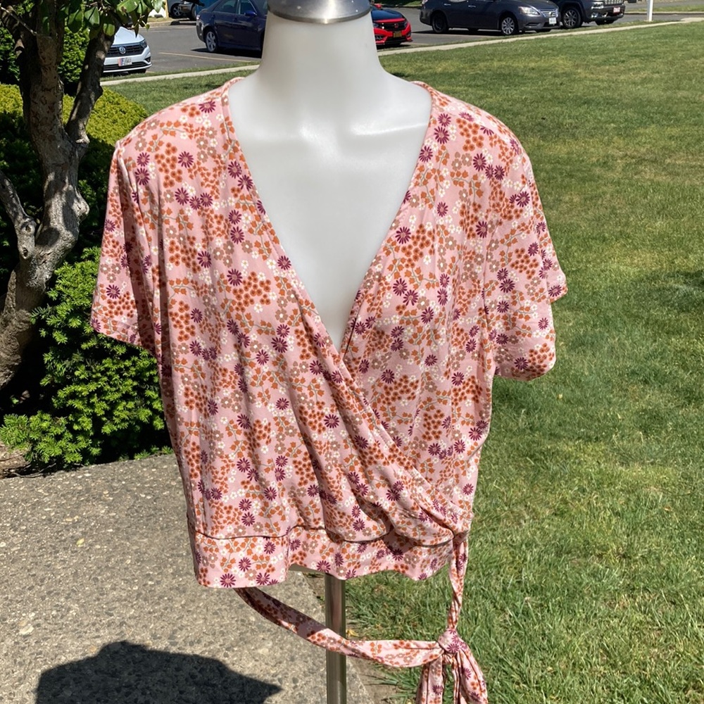 no comment NY LA floral top size 2X new with tag